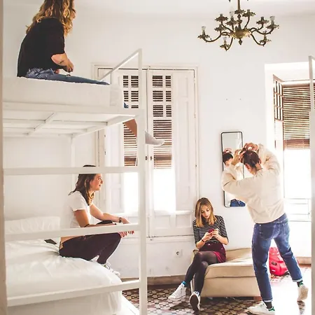 Bed And Be Vandrarhem *