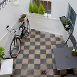 Auberge de jeunesse Bed And Be *