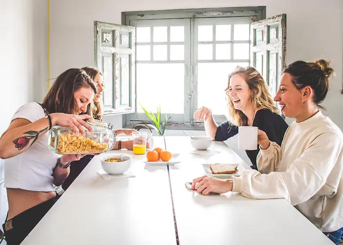 Хостел Bed And Be *